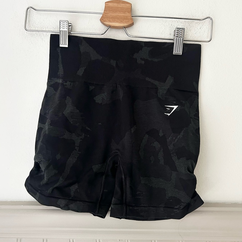 Gymshark XS Black Gray Camo Athletic Shorts